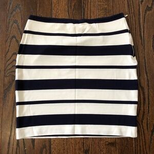 Banana Republic Women’s 2 Navy Blue/White Pencil Mini Skirt w/Side Zipper - EUC!